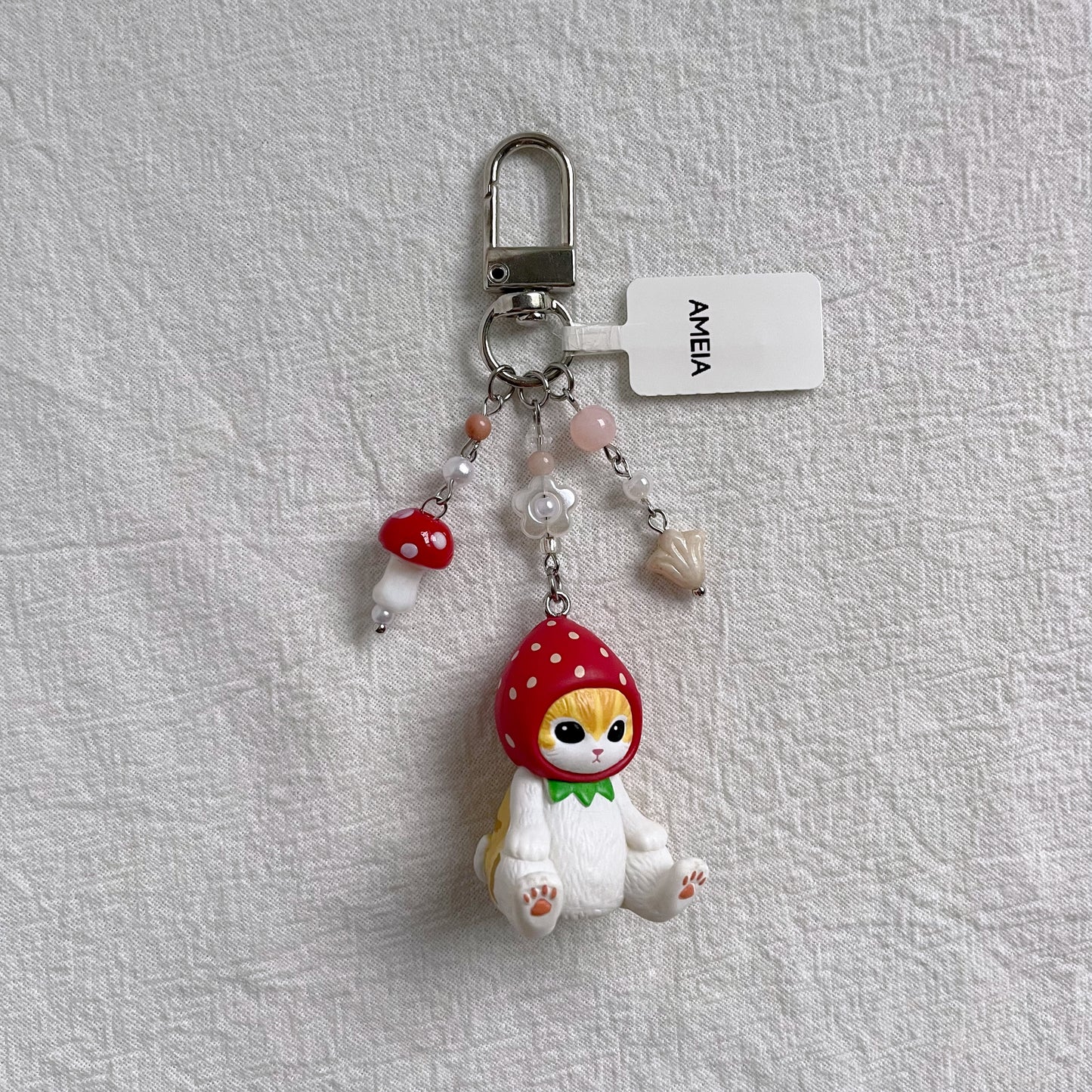 Strawberry Mofusand Keychain (D)