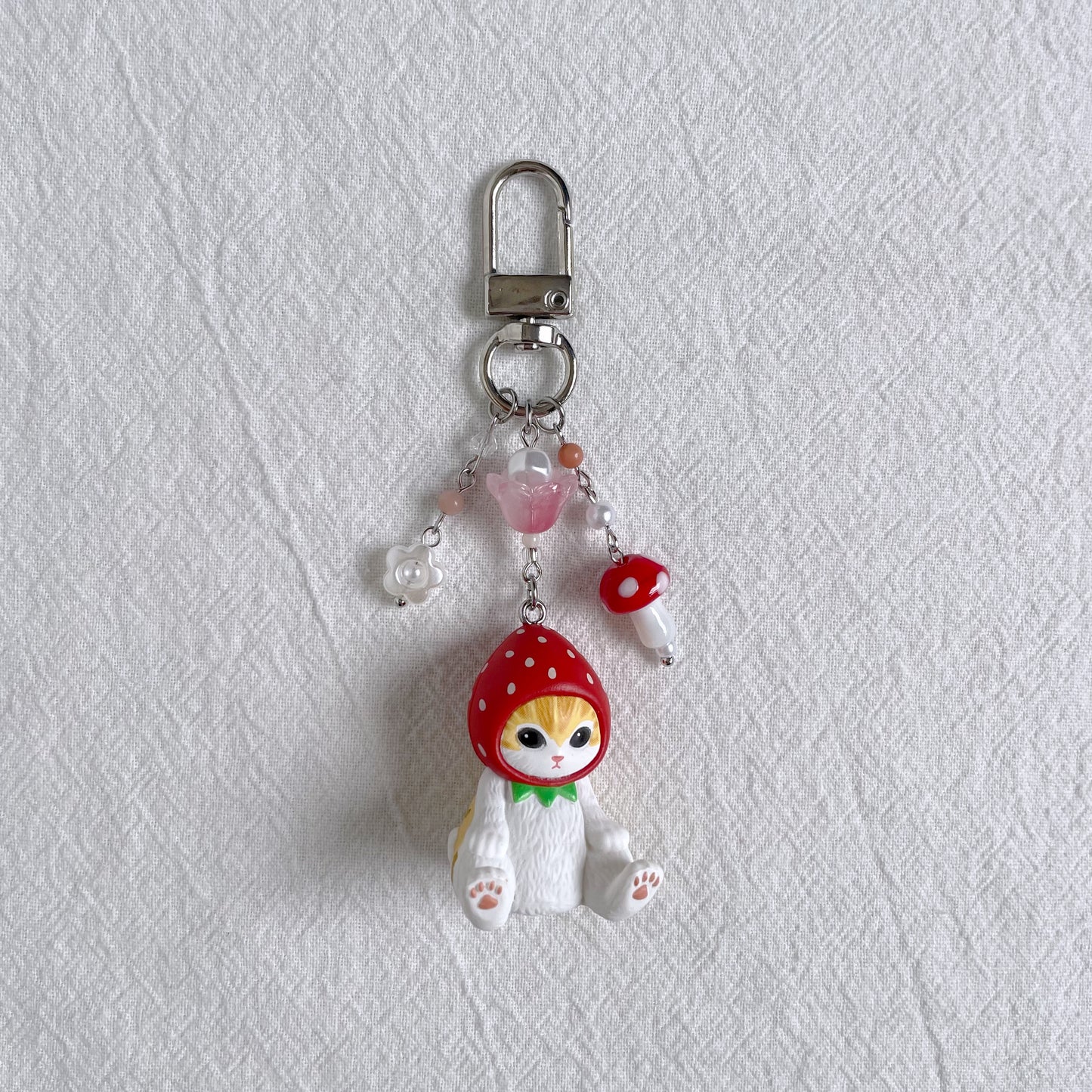 Strawberry Mofusand Keychain (C)